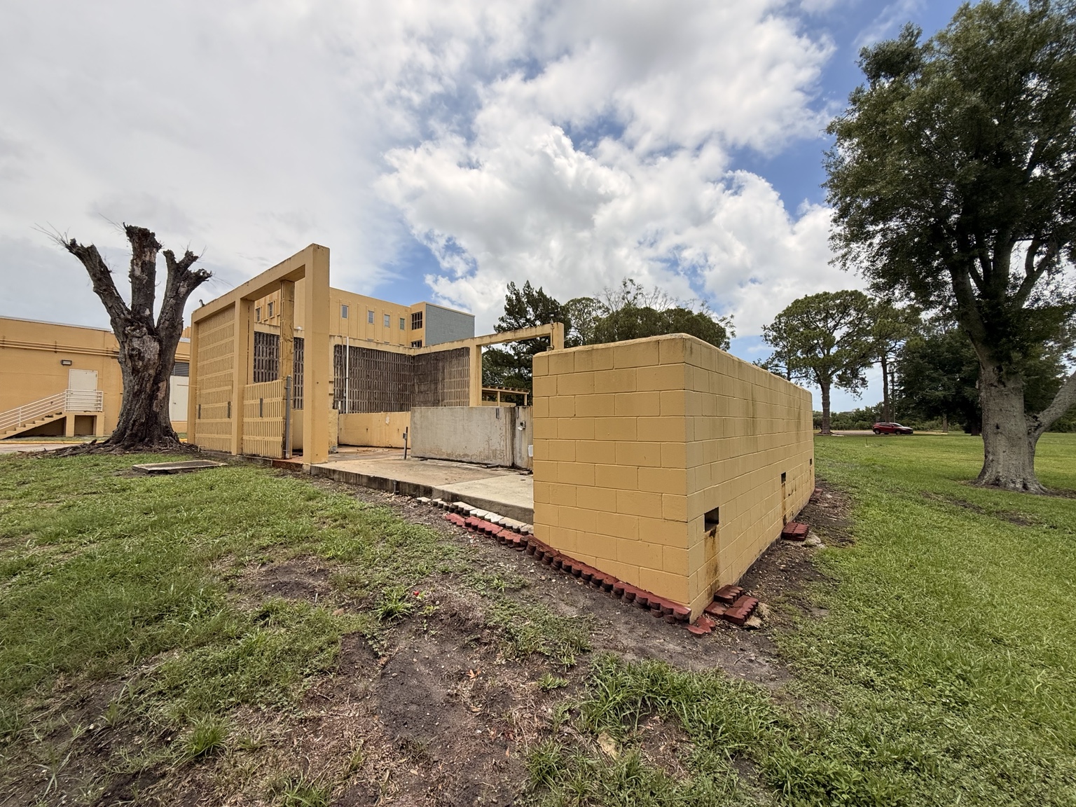 Before commercial demolition project by C & S Grading in Central Florida